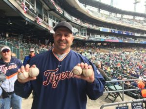 635959868176492725-tigers-fan11